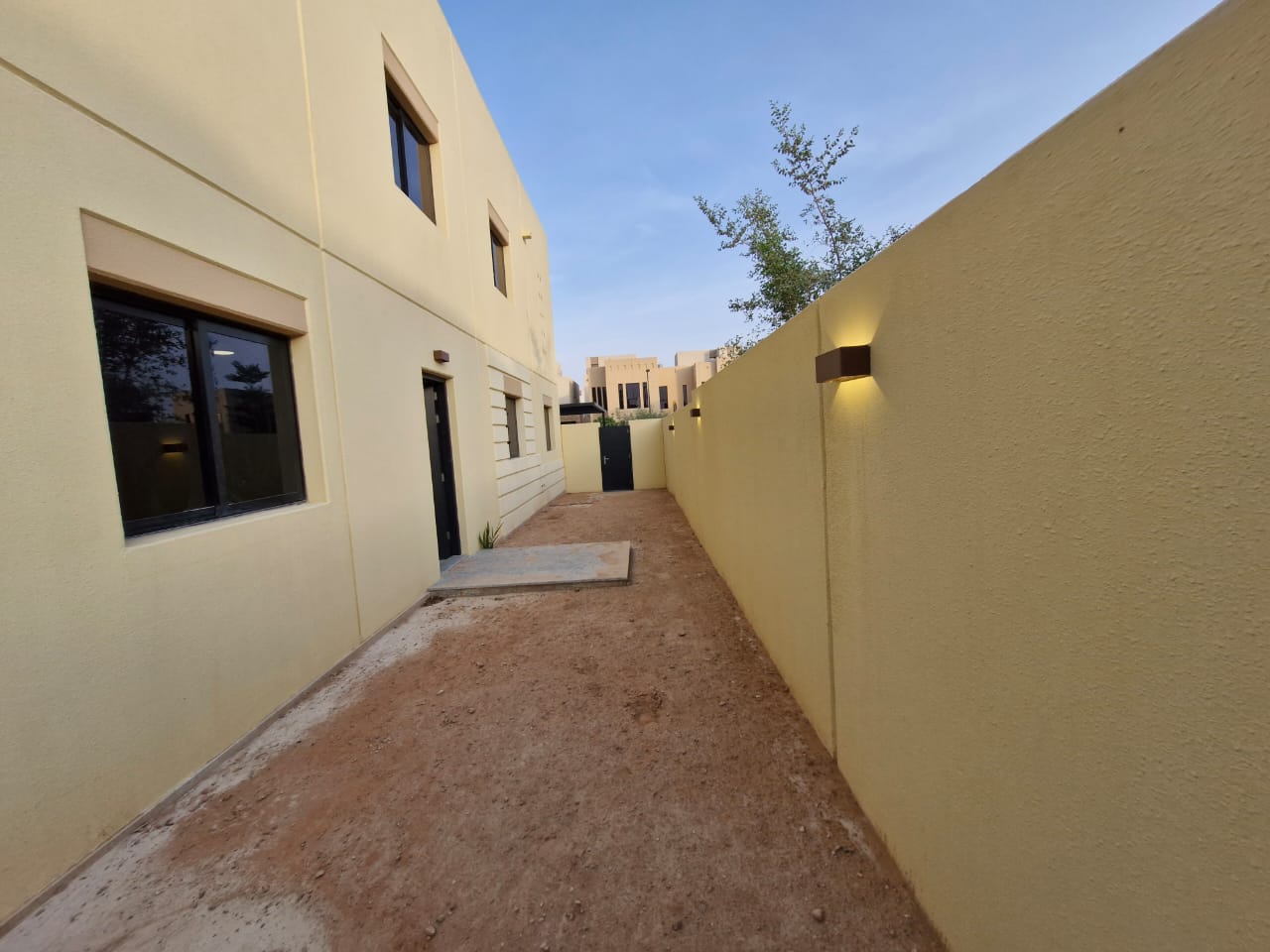 🏡 *Luxury Villa in Sedra – Roshn* ✨ 300 m² Modern Villa | Elegance Meets Functionality